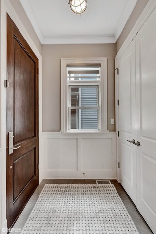 3851 N Hermitage Avenue, Chicago, IL 60613