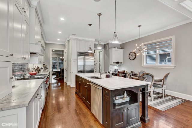 3851 N Hermitage Avenue, Chicago, IL 60613