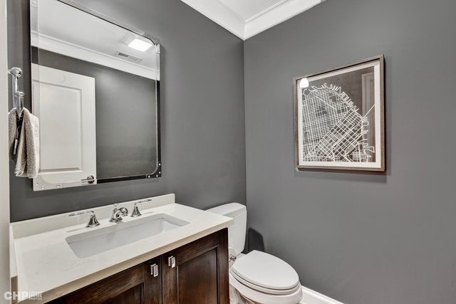3851 N Hermitage Avenue, Chicago, IL 60613