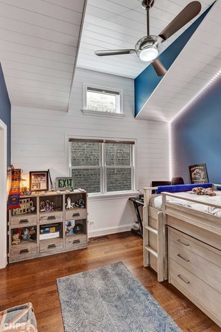 3851 N Hermitage Avenue, Chicago, IL 60613