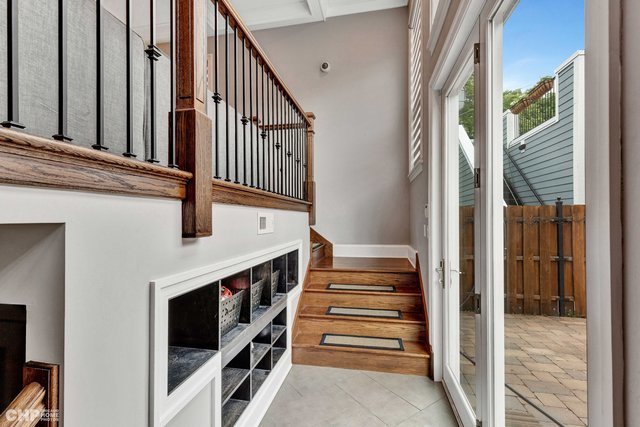 3851 N Hermitage Avenue, Chicago, IL 60613