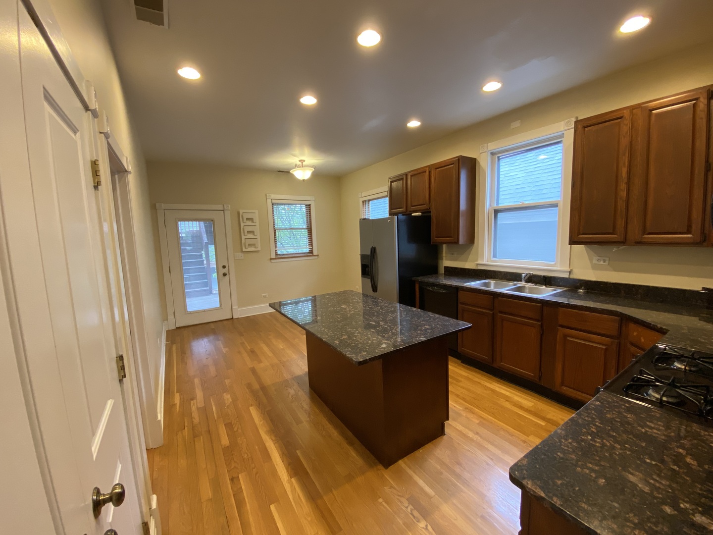 1652 W Grace Street #2, Chicago, IL 60613