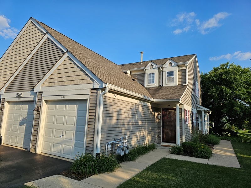 2219 Waterleaf Court #201, Naperville, IL 60564