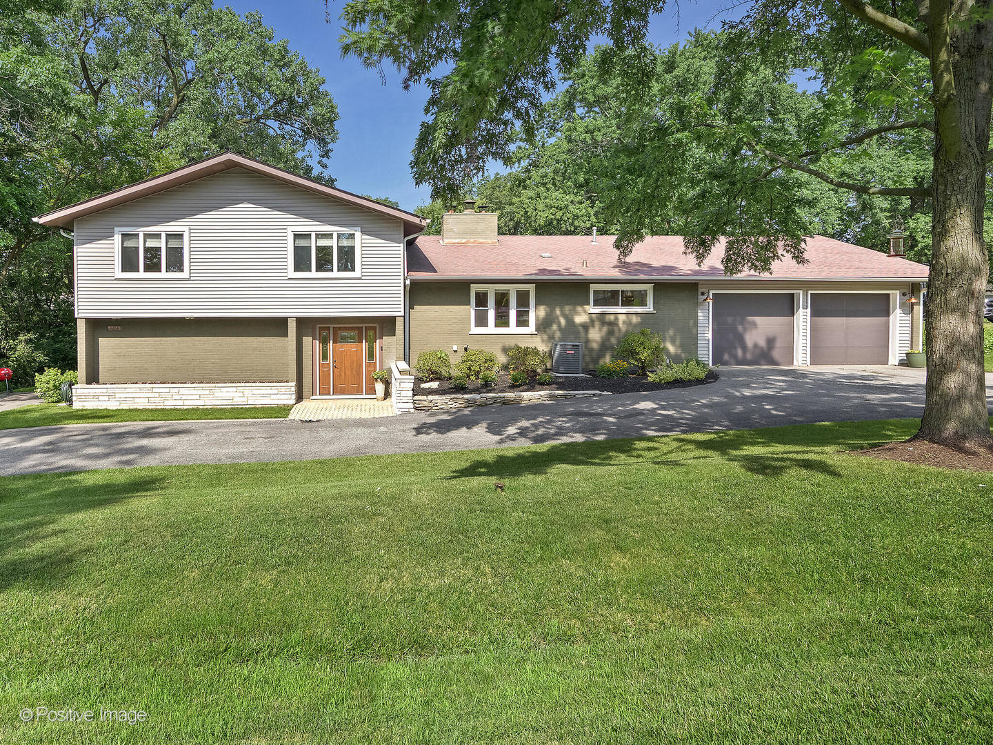 9260 S 86th Avenue, Hickory Hills, IL 60457