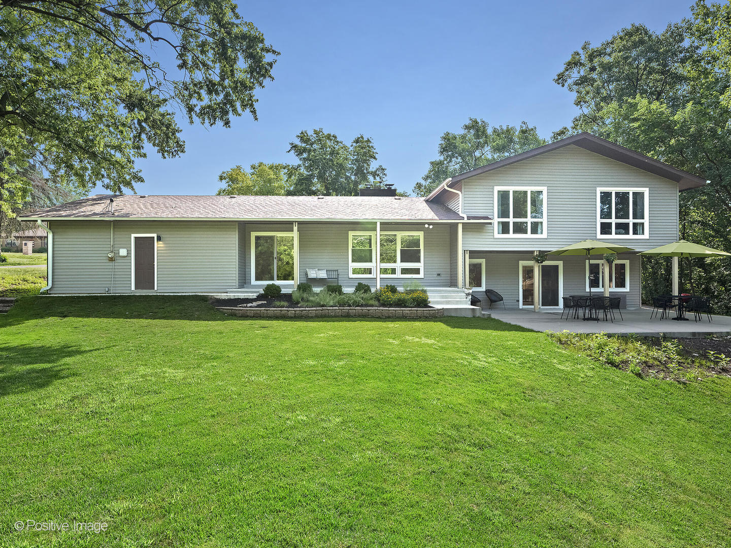 9260 S 86th Avenue, Hickory Hills, IL 60457