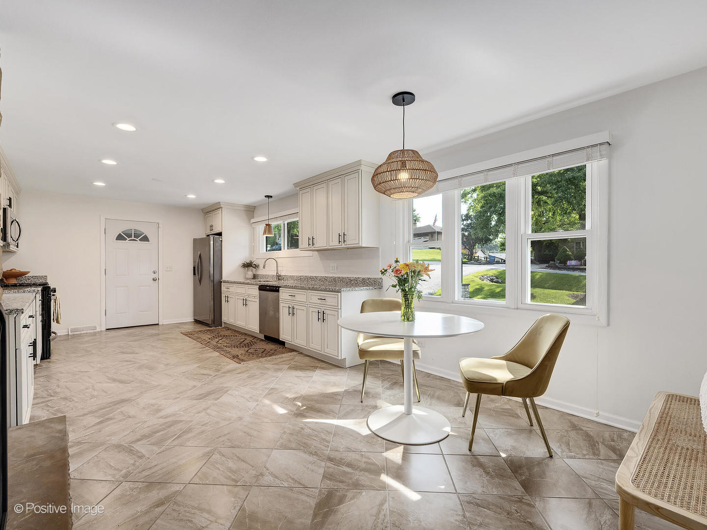 9260 S 86th Avenue, Hickory Hills, IL 60457