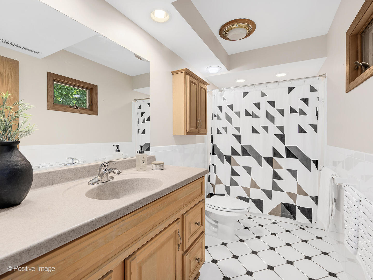 9260 S 86th Avenue, Hickory Hills, IL 60457