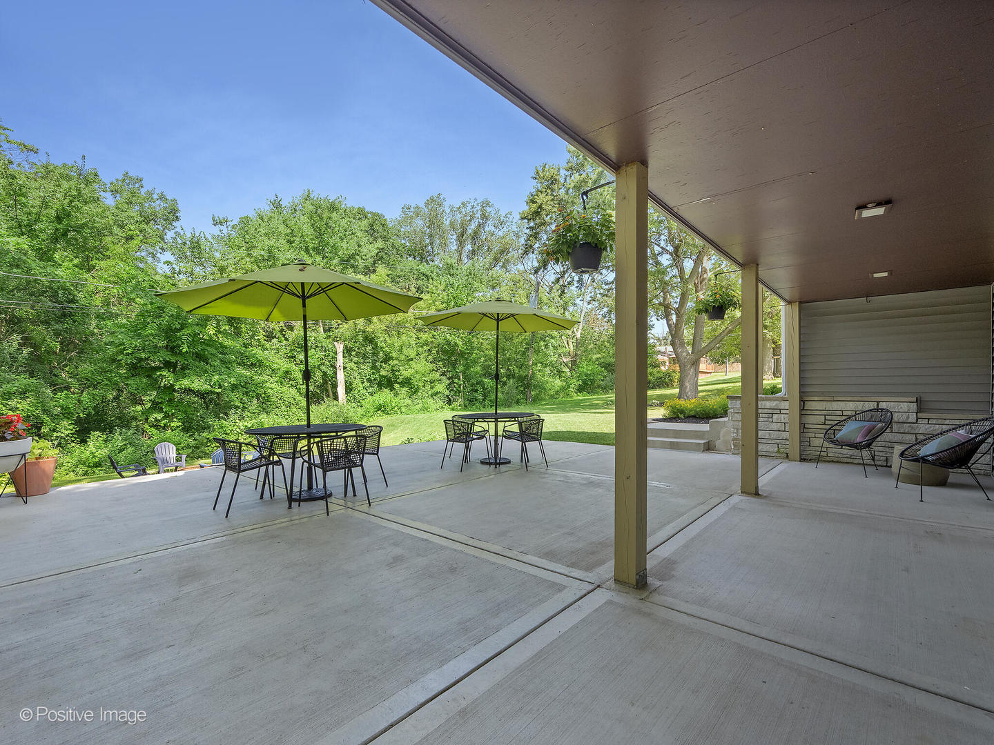 9260 S 86th Avenue, Hickory Hills, IL 60457