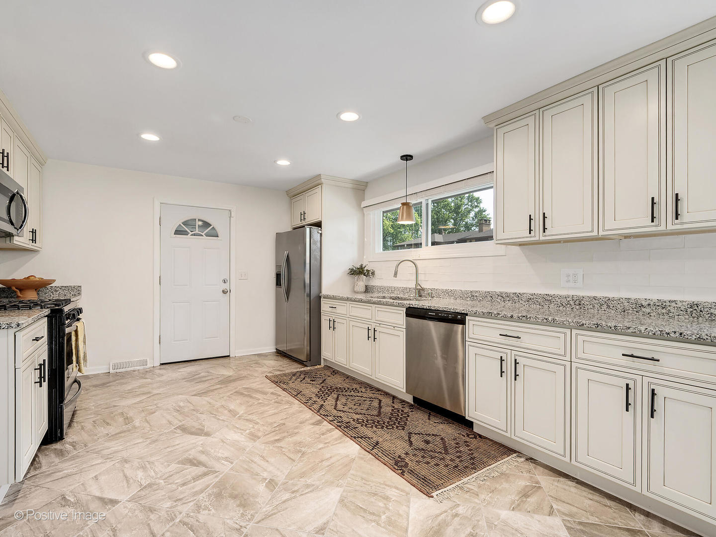 9260 S 86th Avenue, Hickory Hills, IL 60457