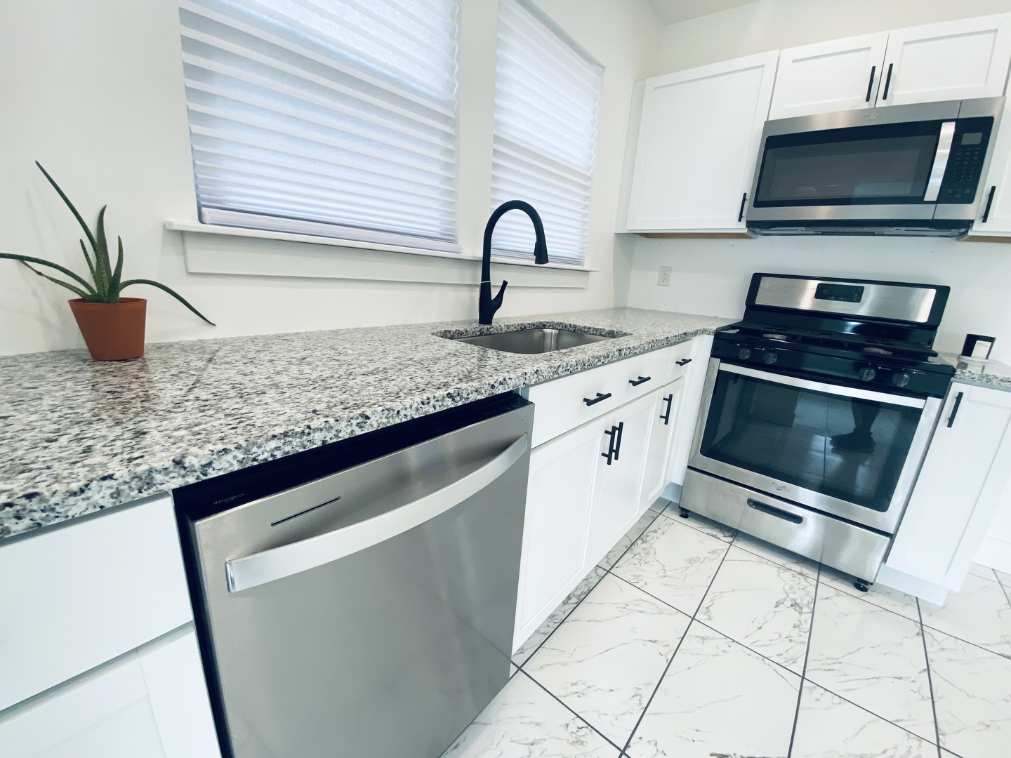 411 W 116th Street, Chicago, IL 60628