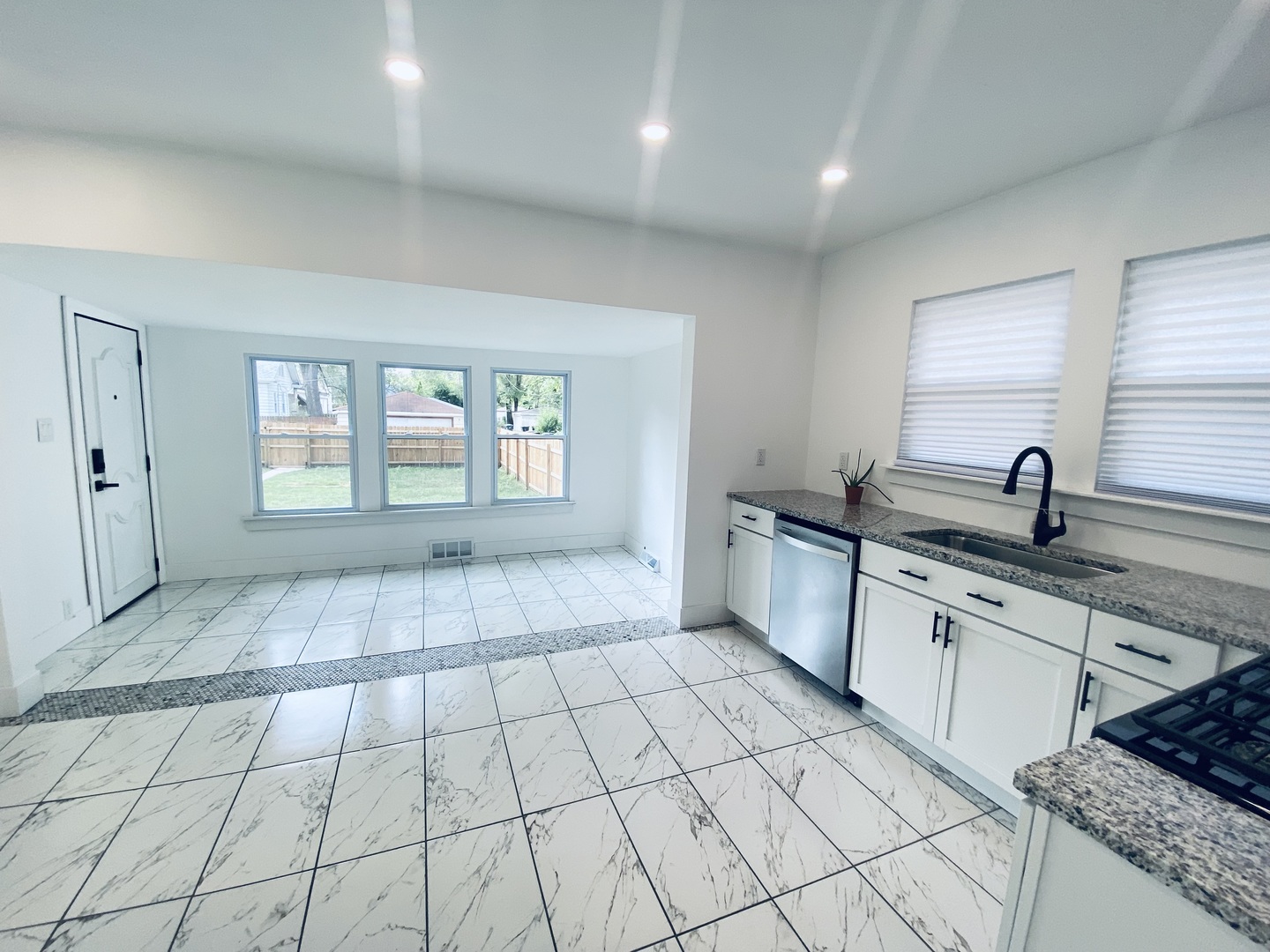 411 W 116th Street, Chicago, IL 60628