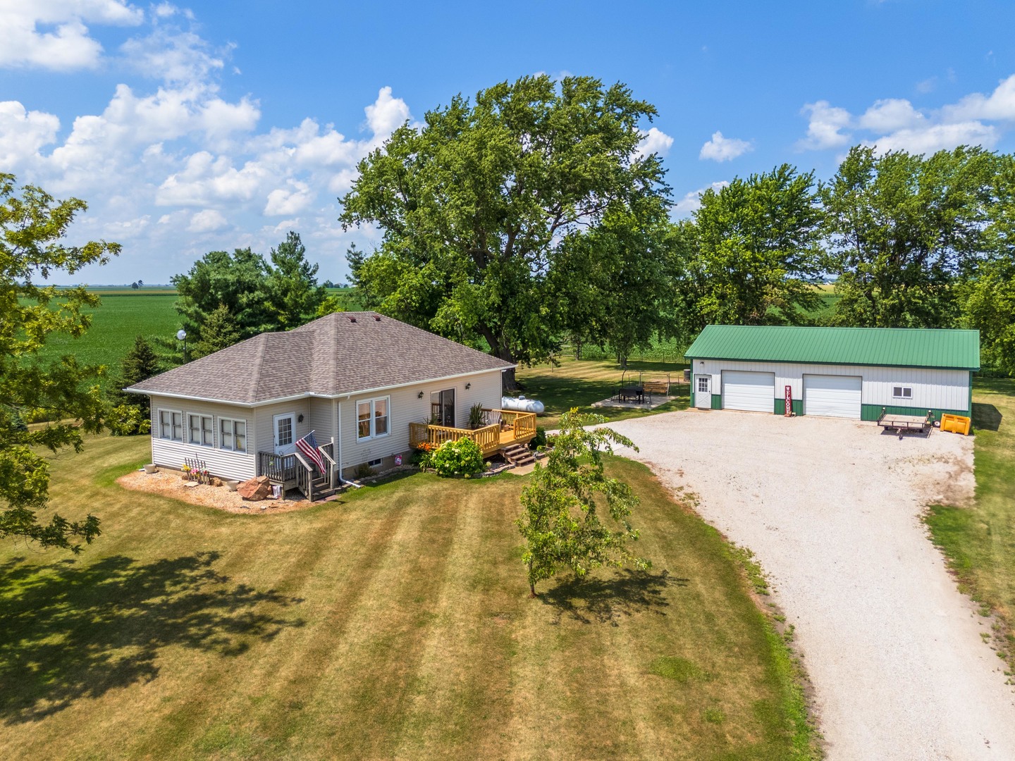 845 E 2300 North Road, Flanagan, IL 61740