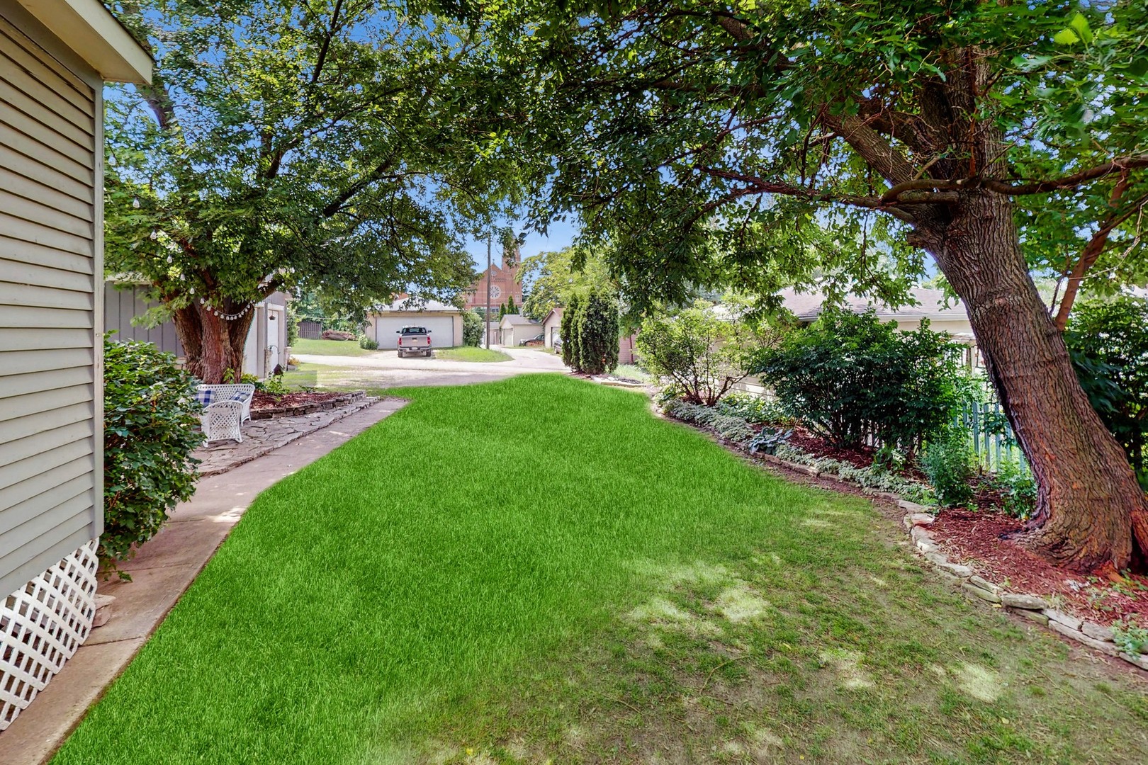 614 Mccarthy Road, Lemont, IL 60439