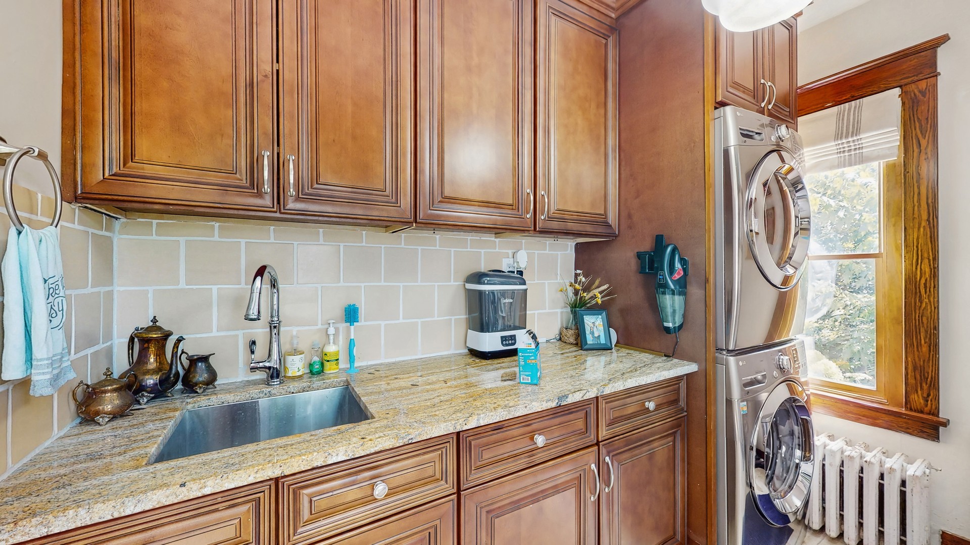 614 Mccarthy Road, Lemont, IL 60439
