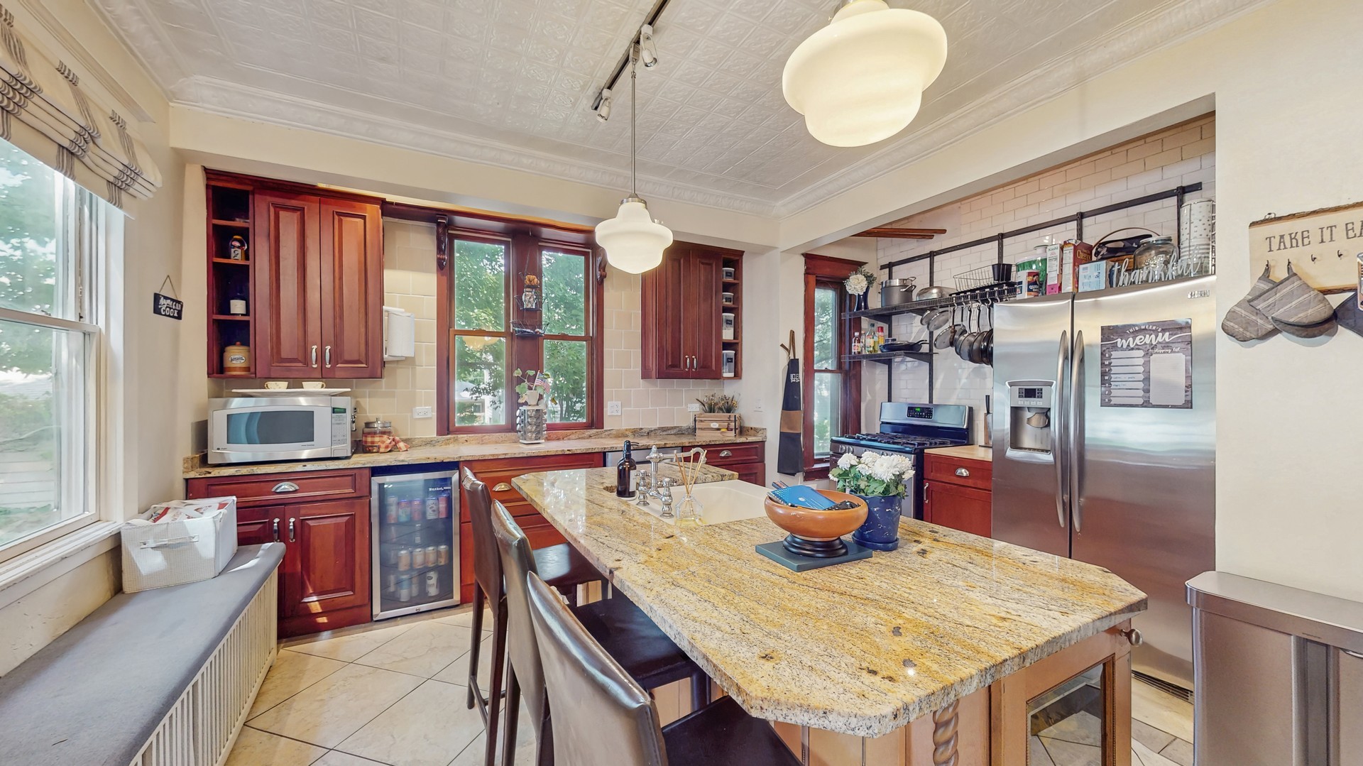 614 Mccarthy Road, Lemont, IL 60439
