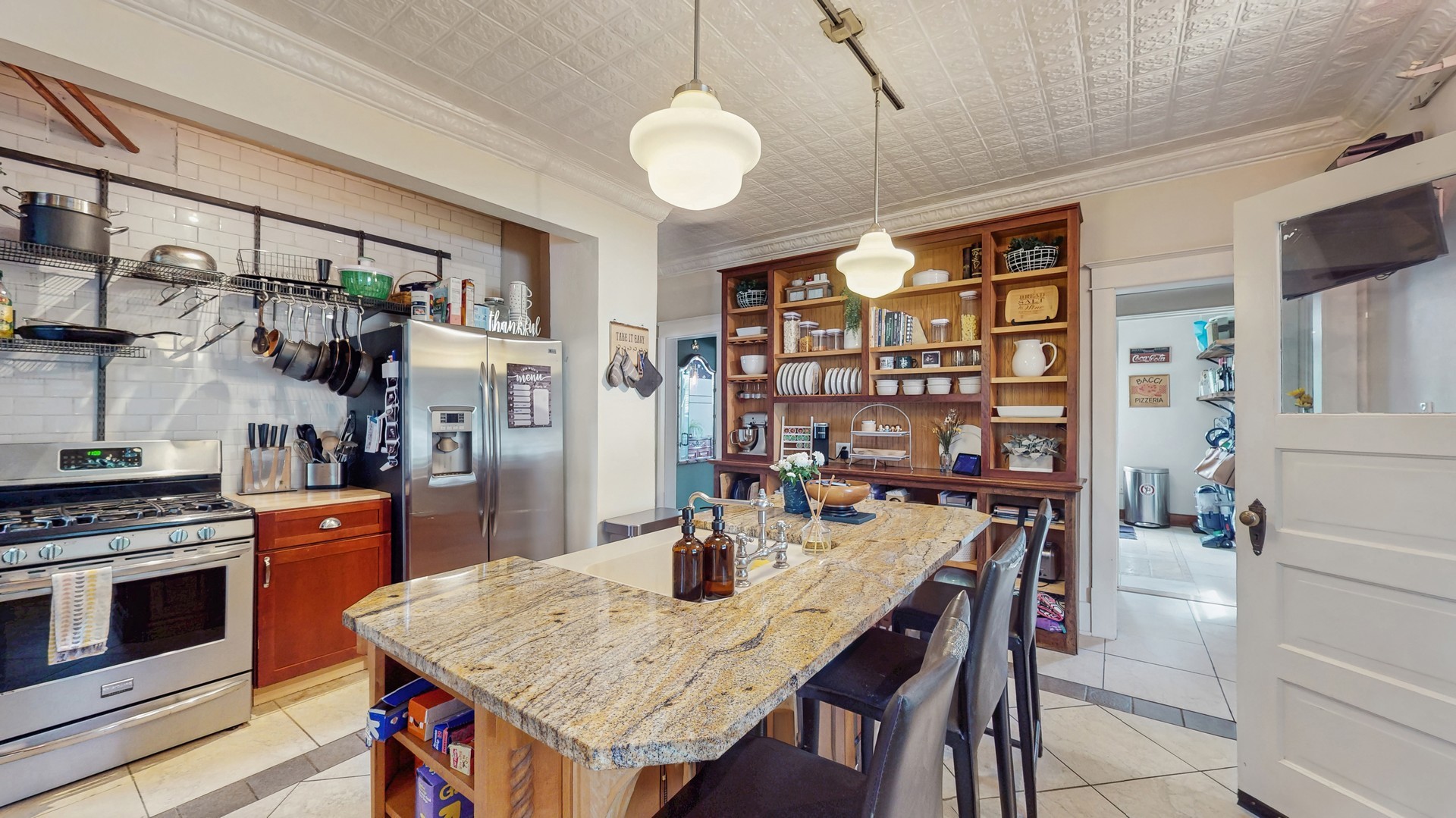 614 Mccarthy Road, Lemont, IL 60439