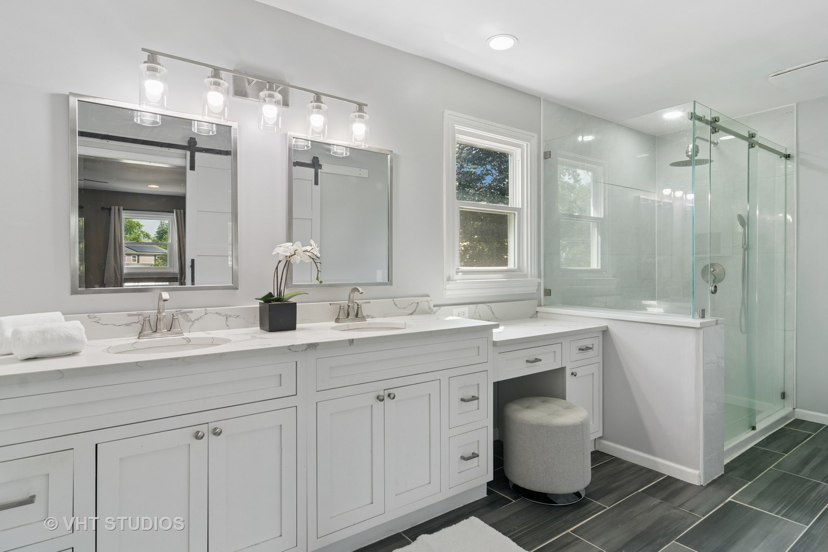 101 Tudor Drive, Barrington, IL 60010