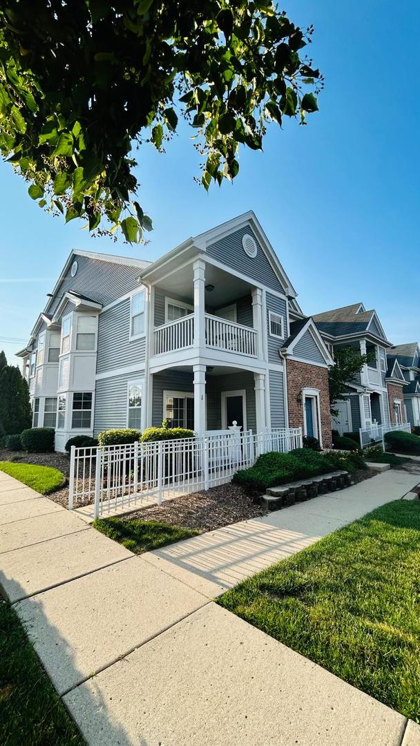 2215 Aurora Drive #1, Pingree Grove, IL 60140