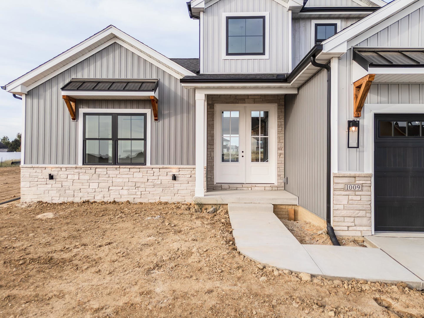 1009 Mount Carmel Road, Bloomington, IL 61705