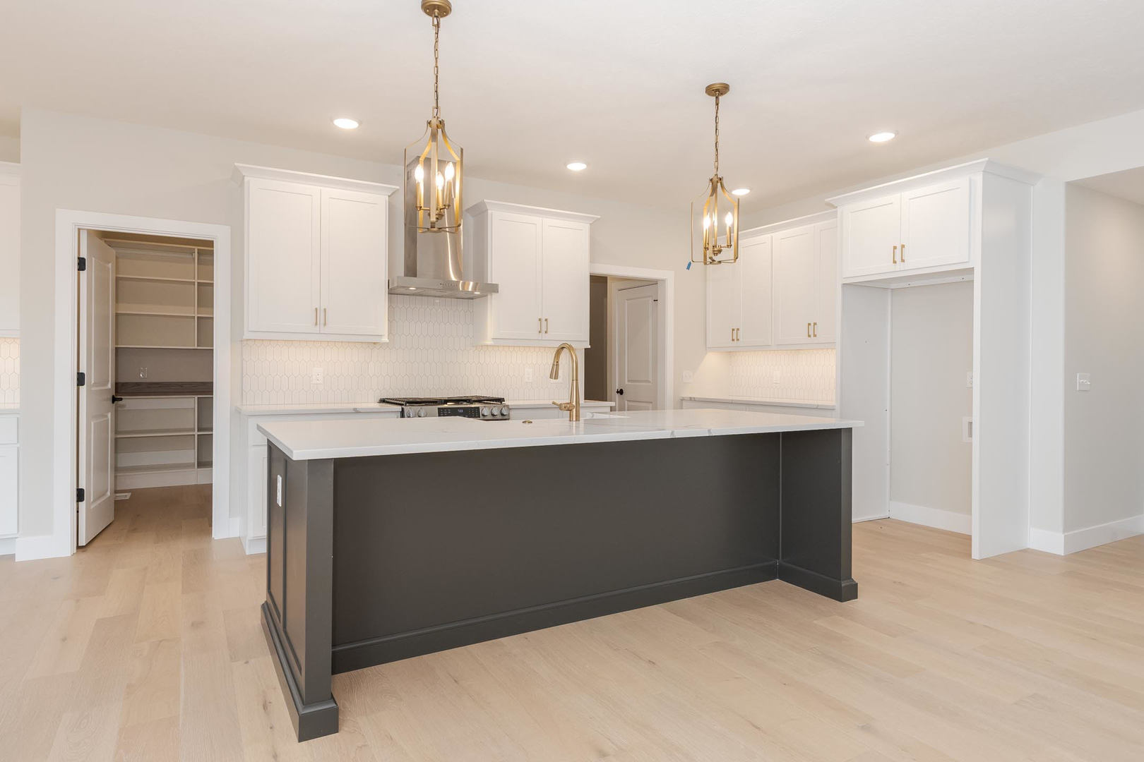 1009 Mount Carmel Road, Bloomington, IL 61705