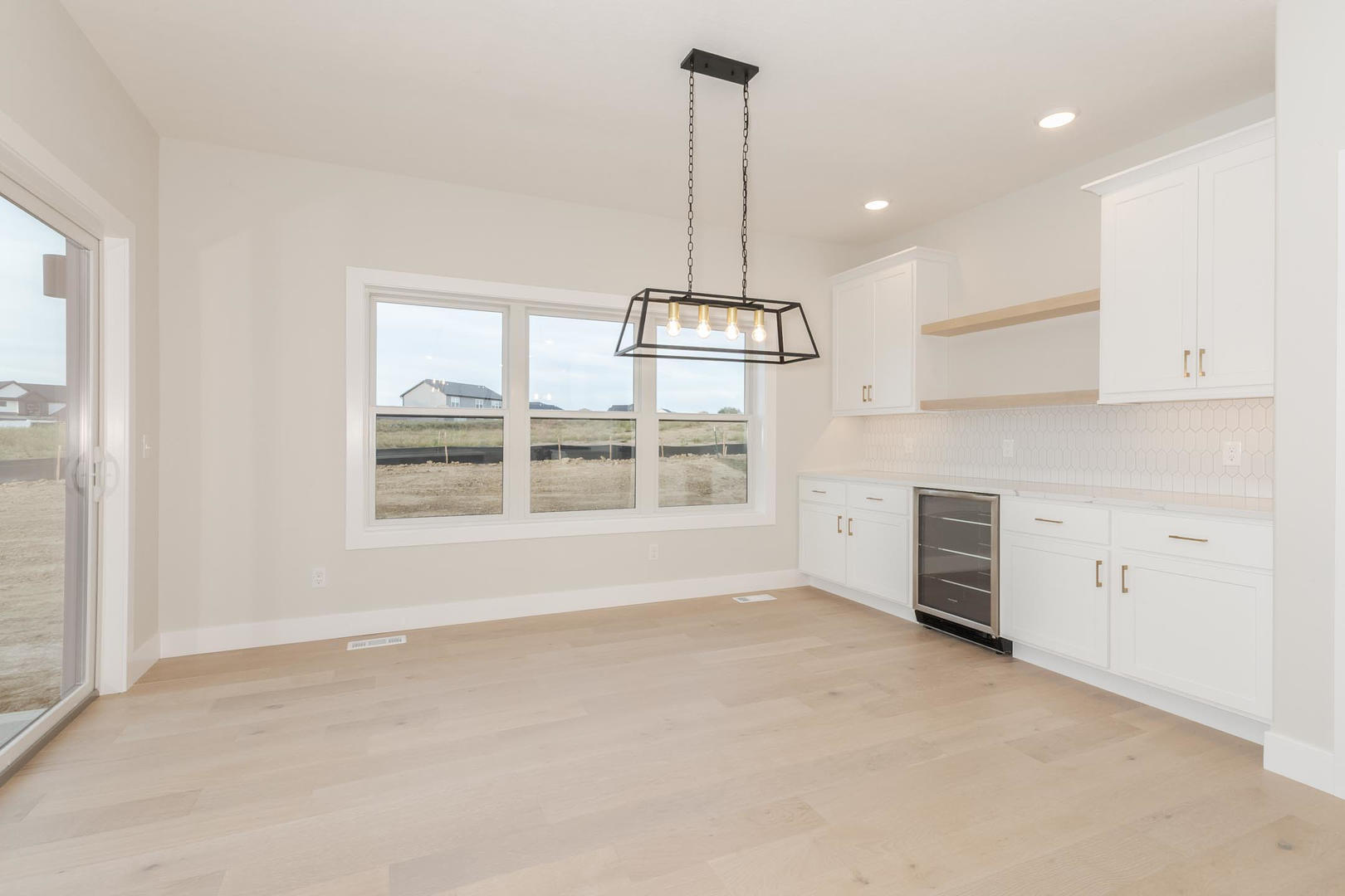 1009 Mount Carmel Road, Bloomington, IL 61705