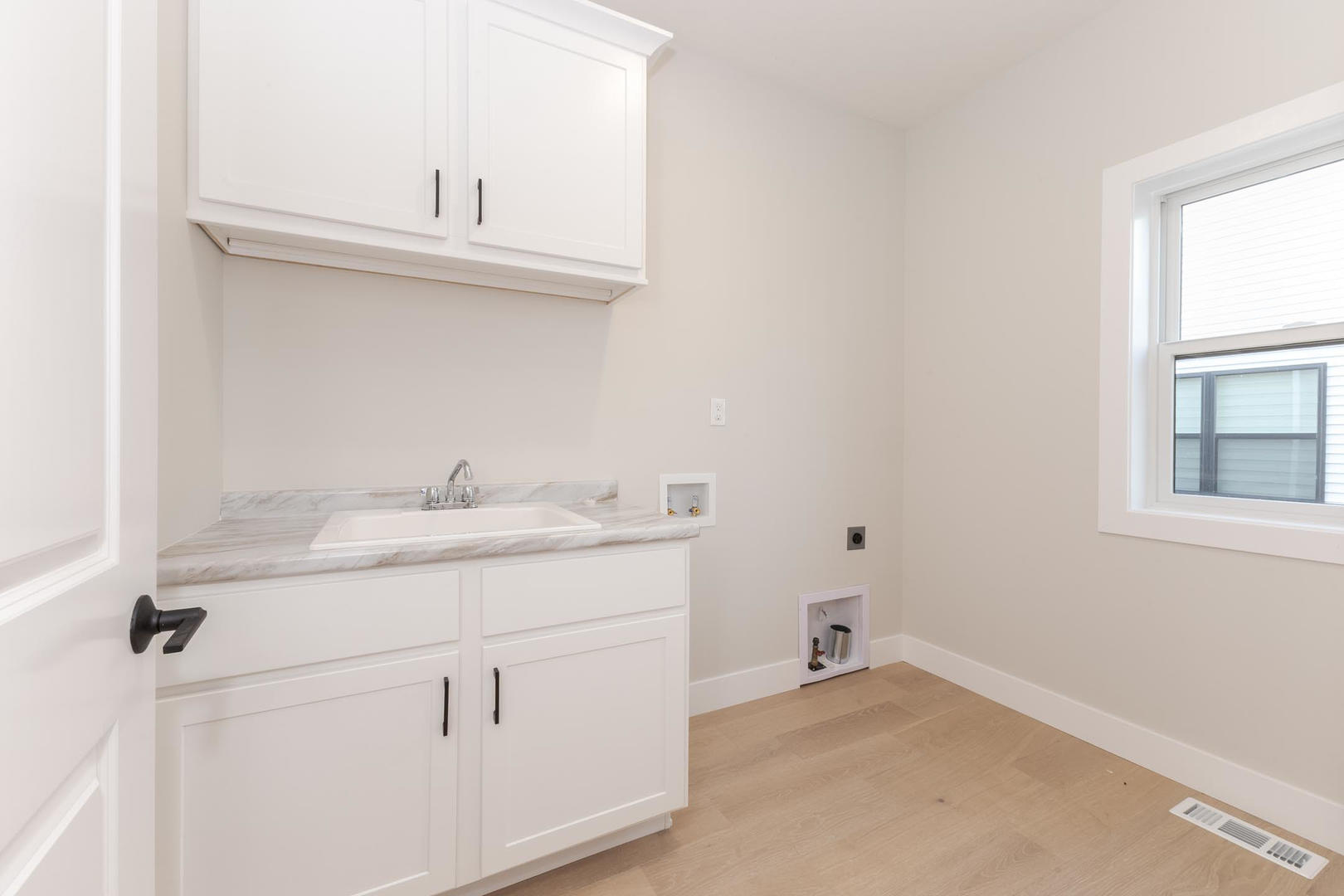 1009 Mount Carmel Road, Bloomington, IL 61705