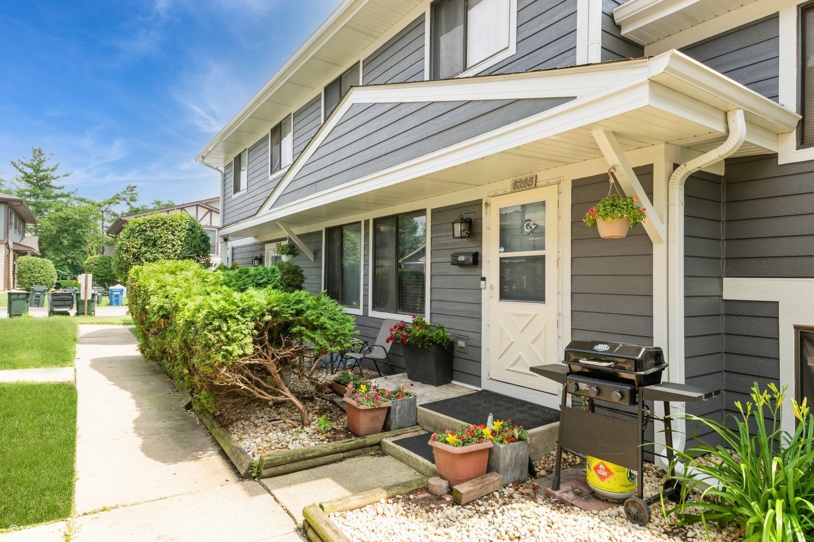 6265 Gold Circle #6265, Hanover Park, IL 60133