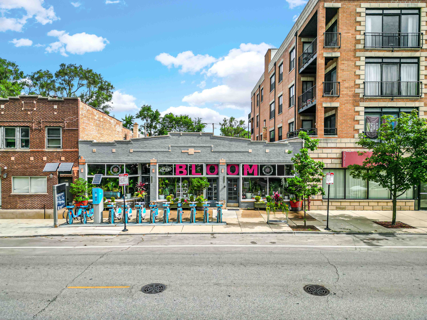 2312 W Touhy Avenue, Chicago, IL 60645