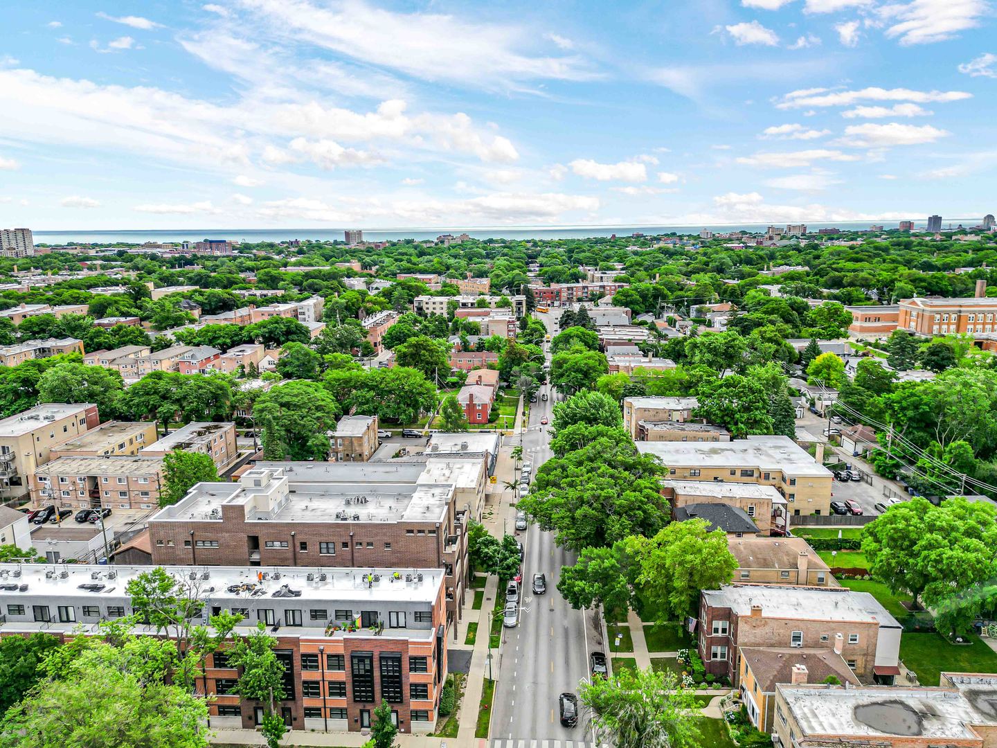 2312 W Touhy Avenue, Chicago, IL 60645