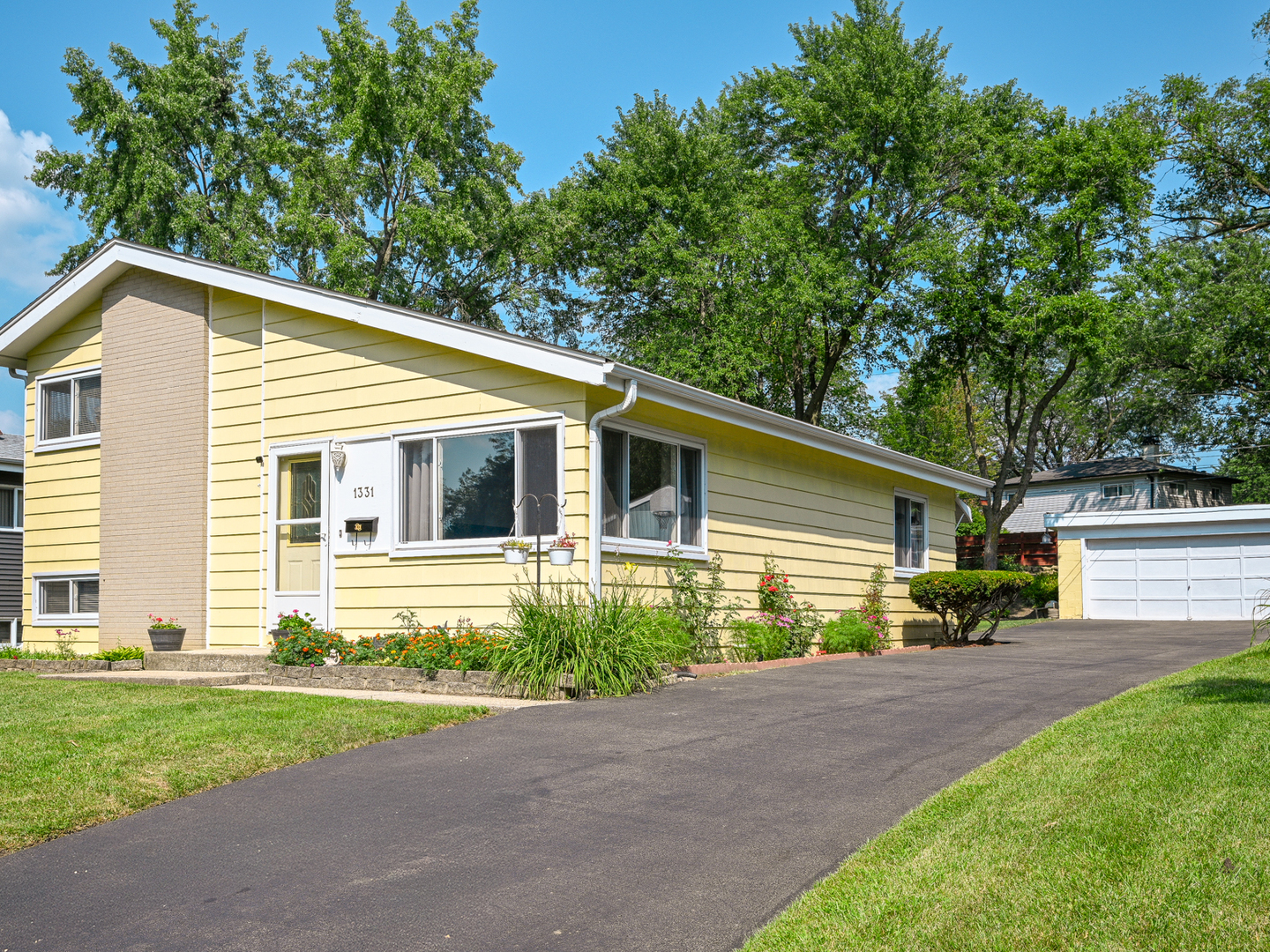 1331 Davine Drive, Glendale Heights, IL 60139