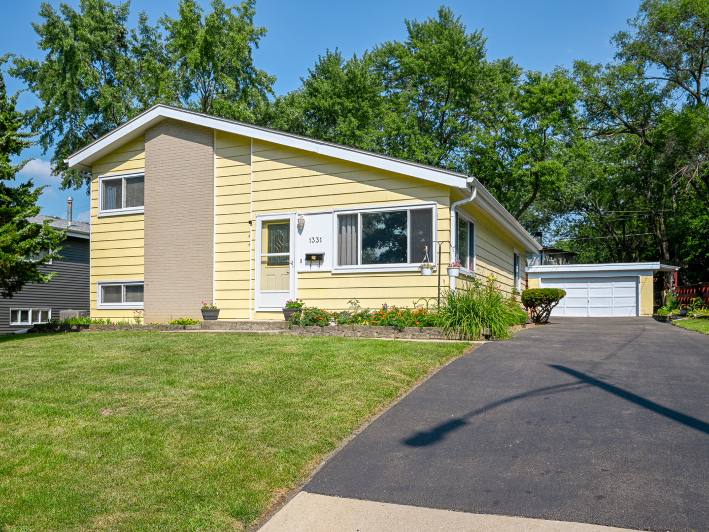 1331 Davine Drive, Glendale Heights, IL 60139