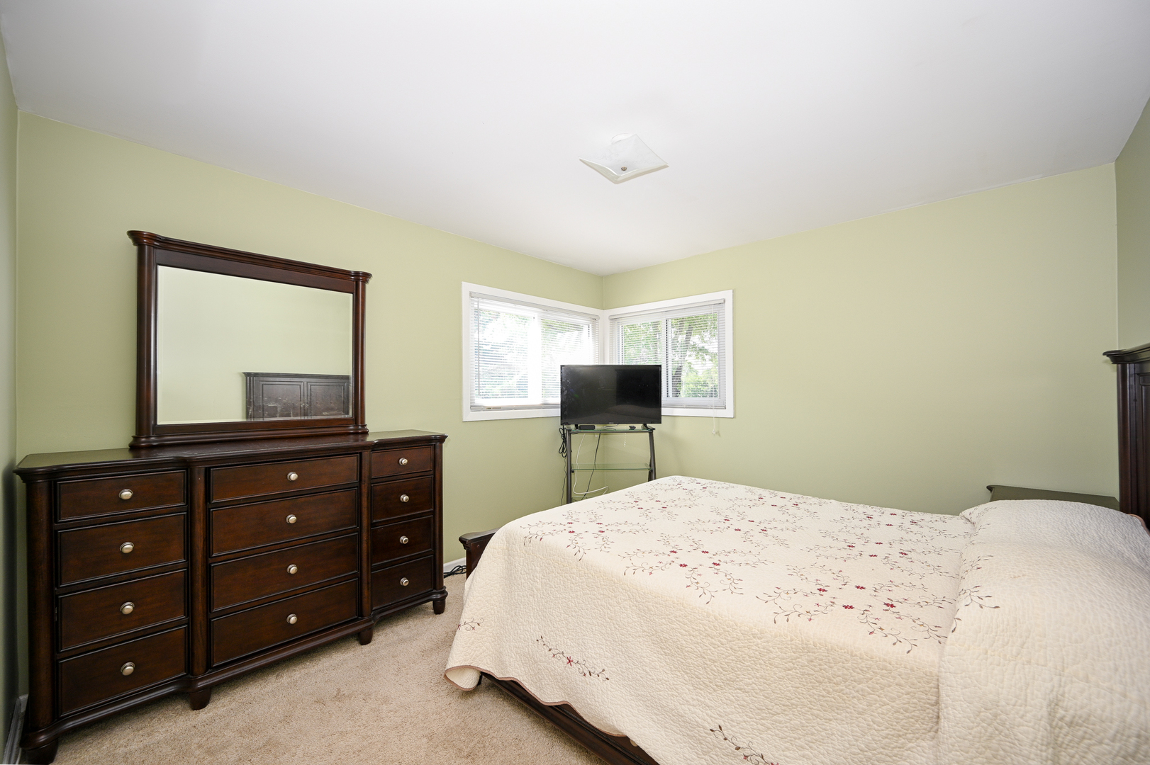 1331 Davine Drive, Glendale Heights, IL 60139