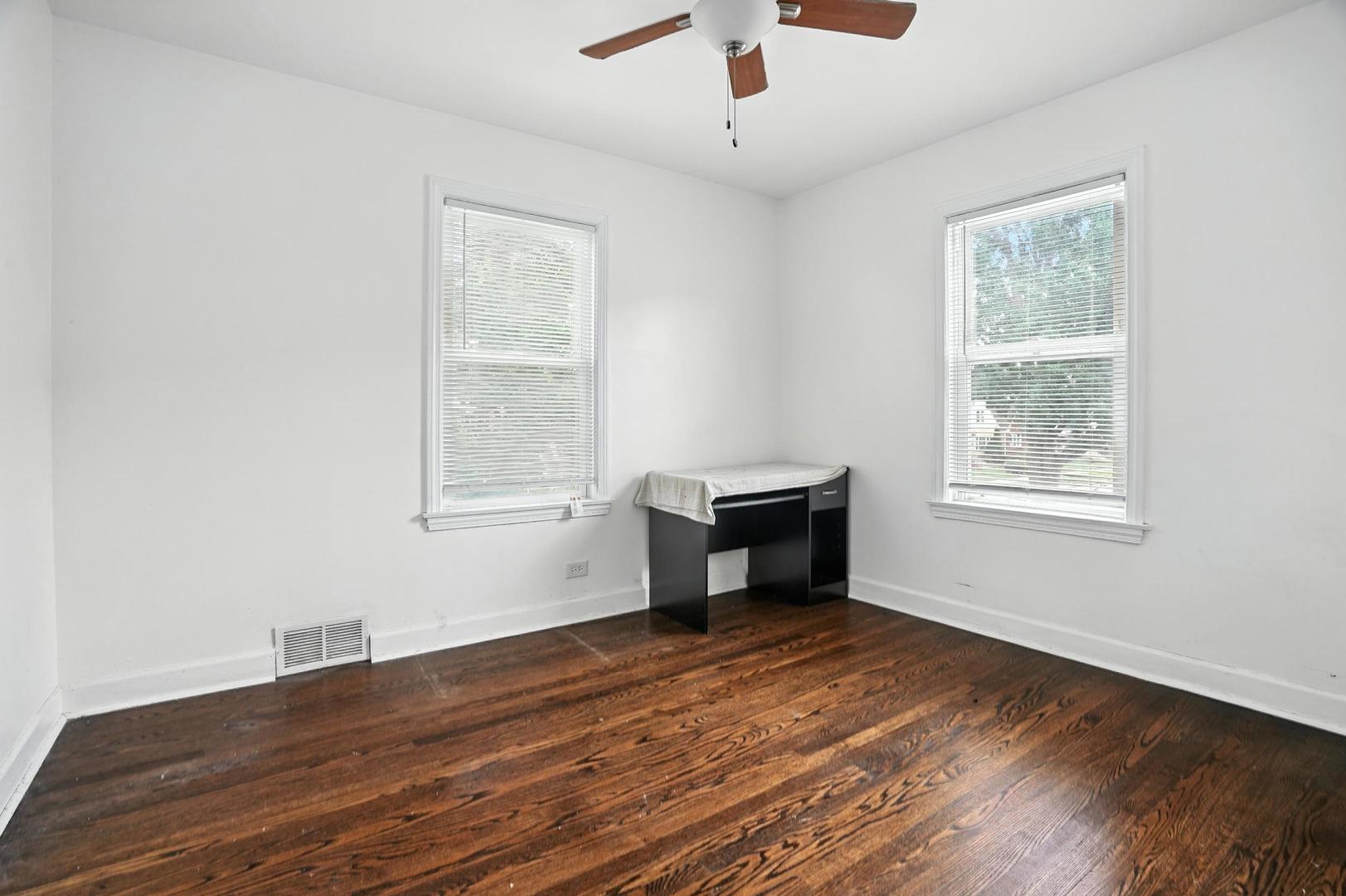 3608 Jackson Street #2E, Bellwood, IL 60104