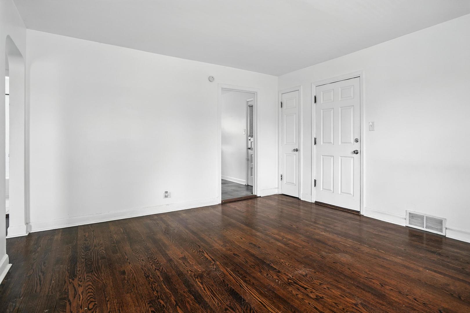 3608 Jackson Street #2E, Bellwood, IL 60104