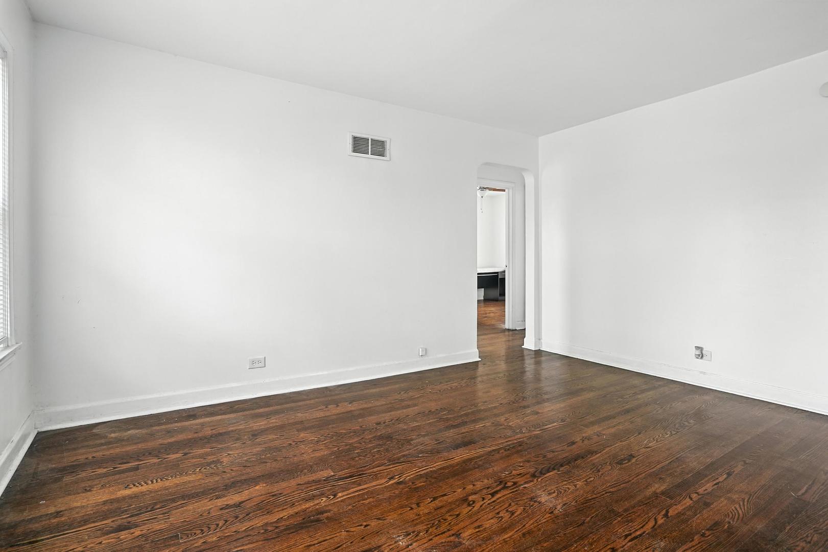 3608 Jackson Street #2E, Bellwood, IL 60104