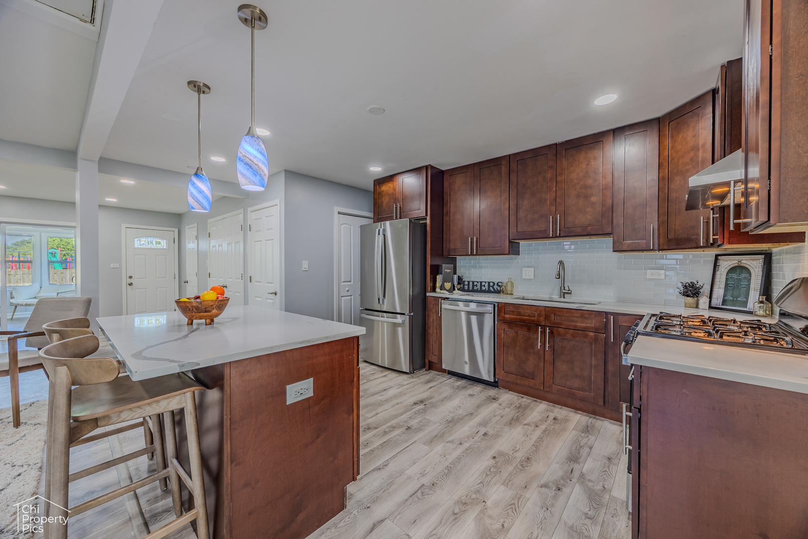 620 Ashland Street, Hoffman Estates, IL 60169