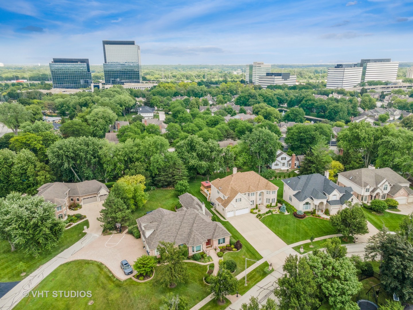 1527 Lexington Circle, Schaumburg, IL 60173