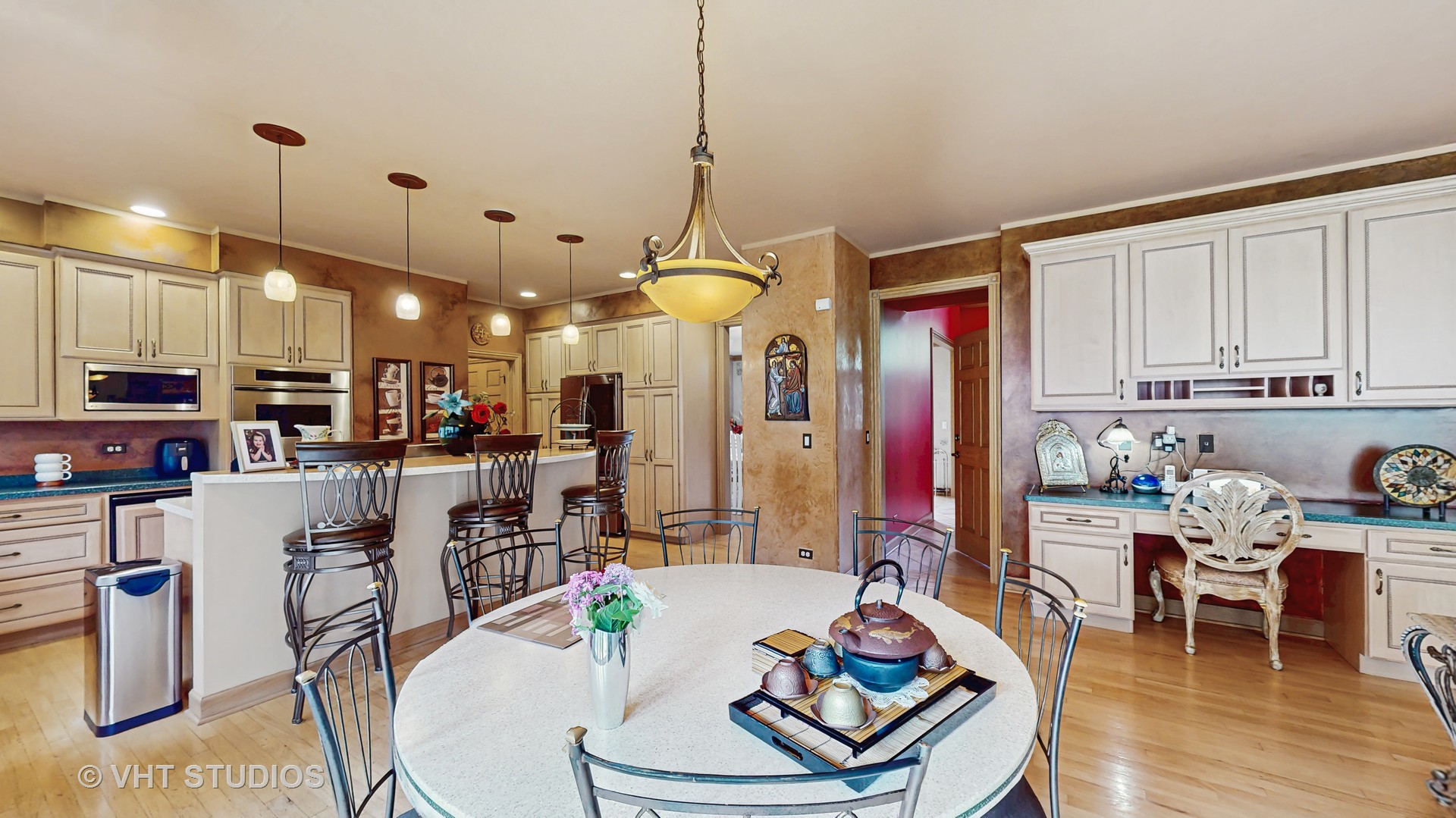 1527 Lexington Circle, Schaumburg, IL 60173