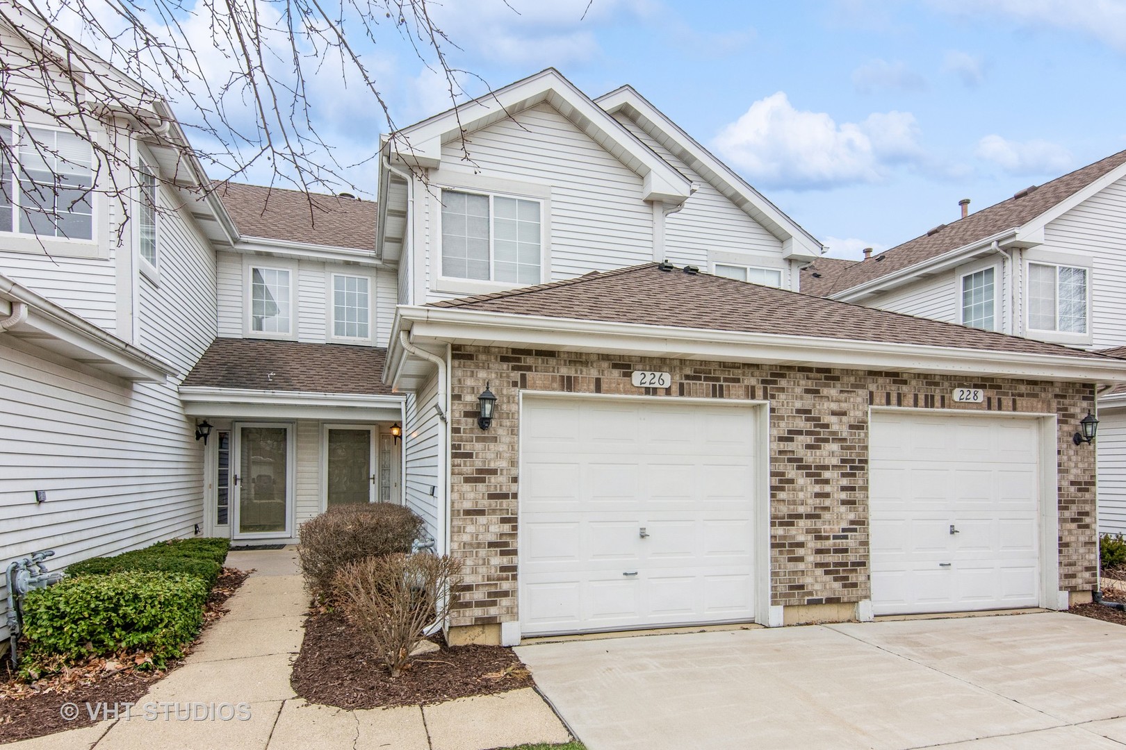 226 Sierra Pass Drive, Schaumburg, IL 60194