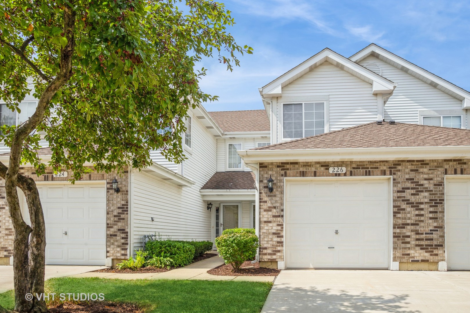 226 Sierra Pass Drive, Schaumburg, IL 60194
