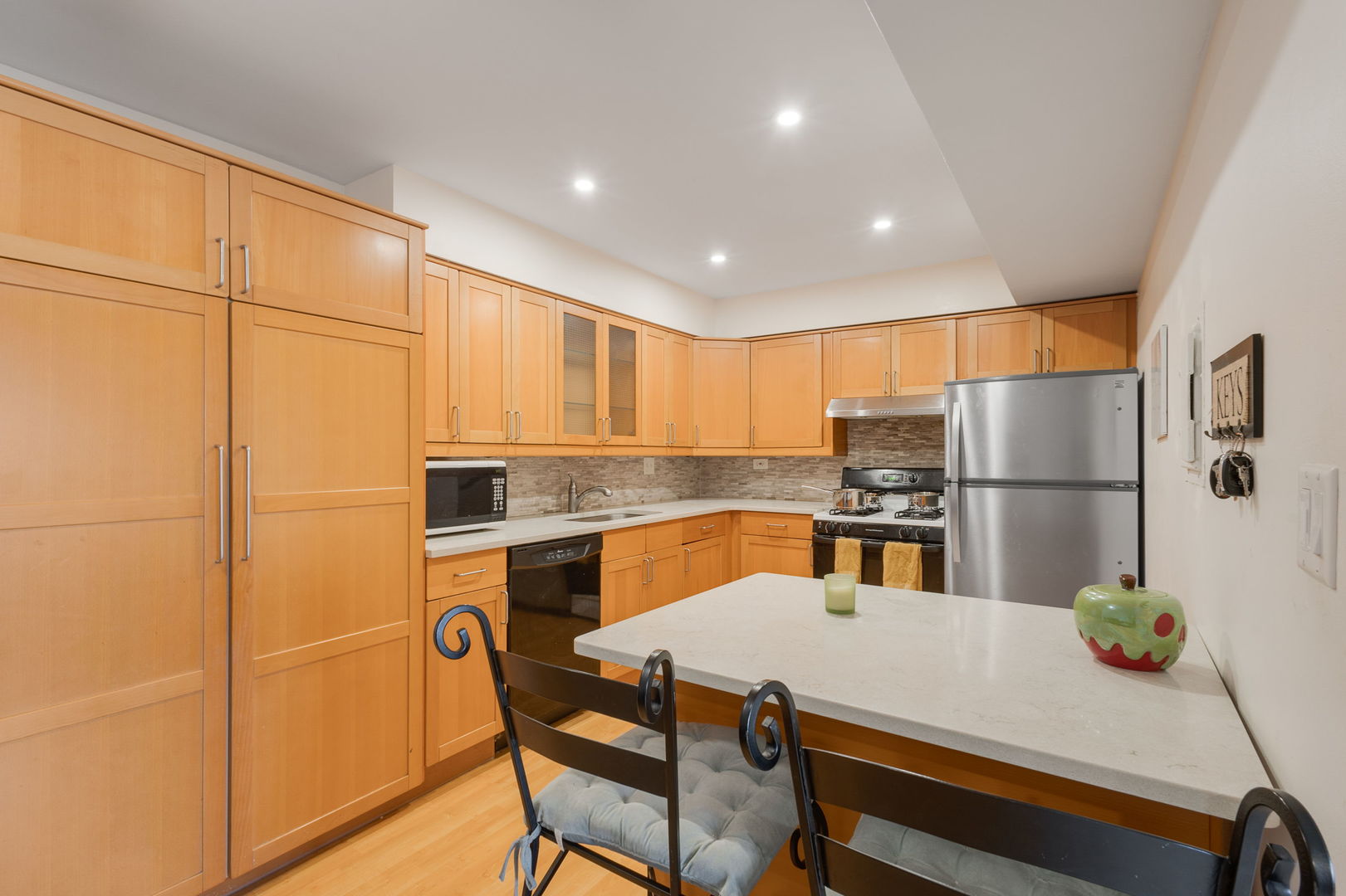 717 Tipperary Court #2B, Schaumburg, IL 60193