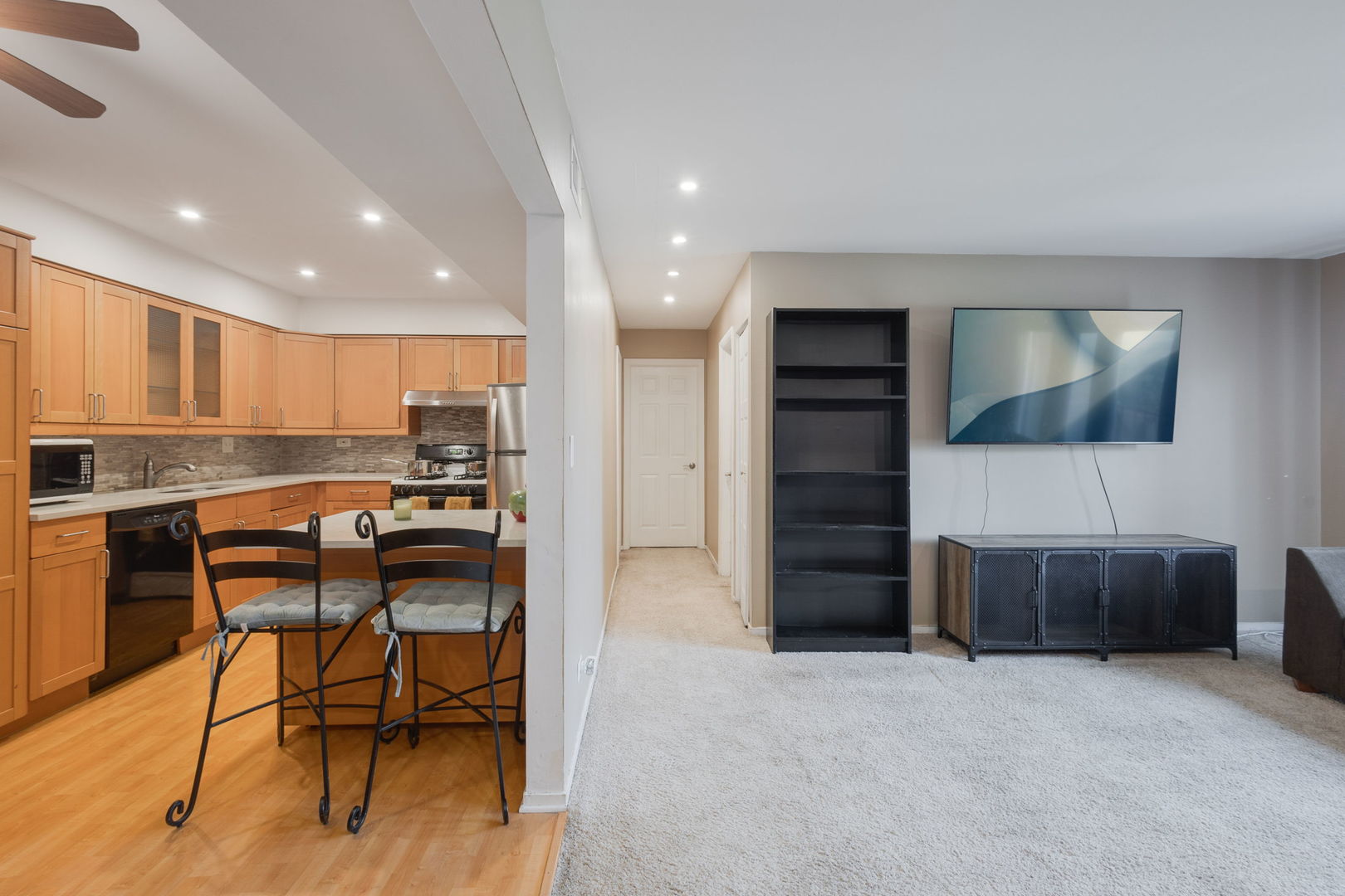 717 Tipperary Court #2B, Schaumburg, IL 60193