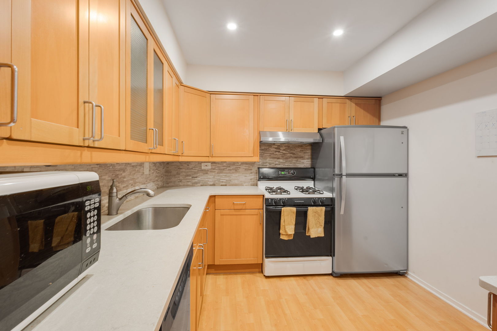 717 Tipperary Court #2B, Schaumburg, IL 60193