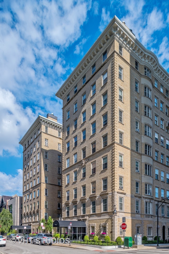 70 E Scott Street #408, Chicago, IL 60610