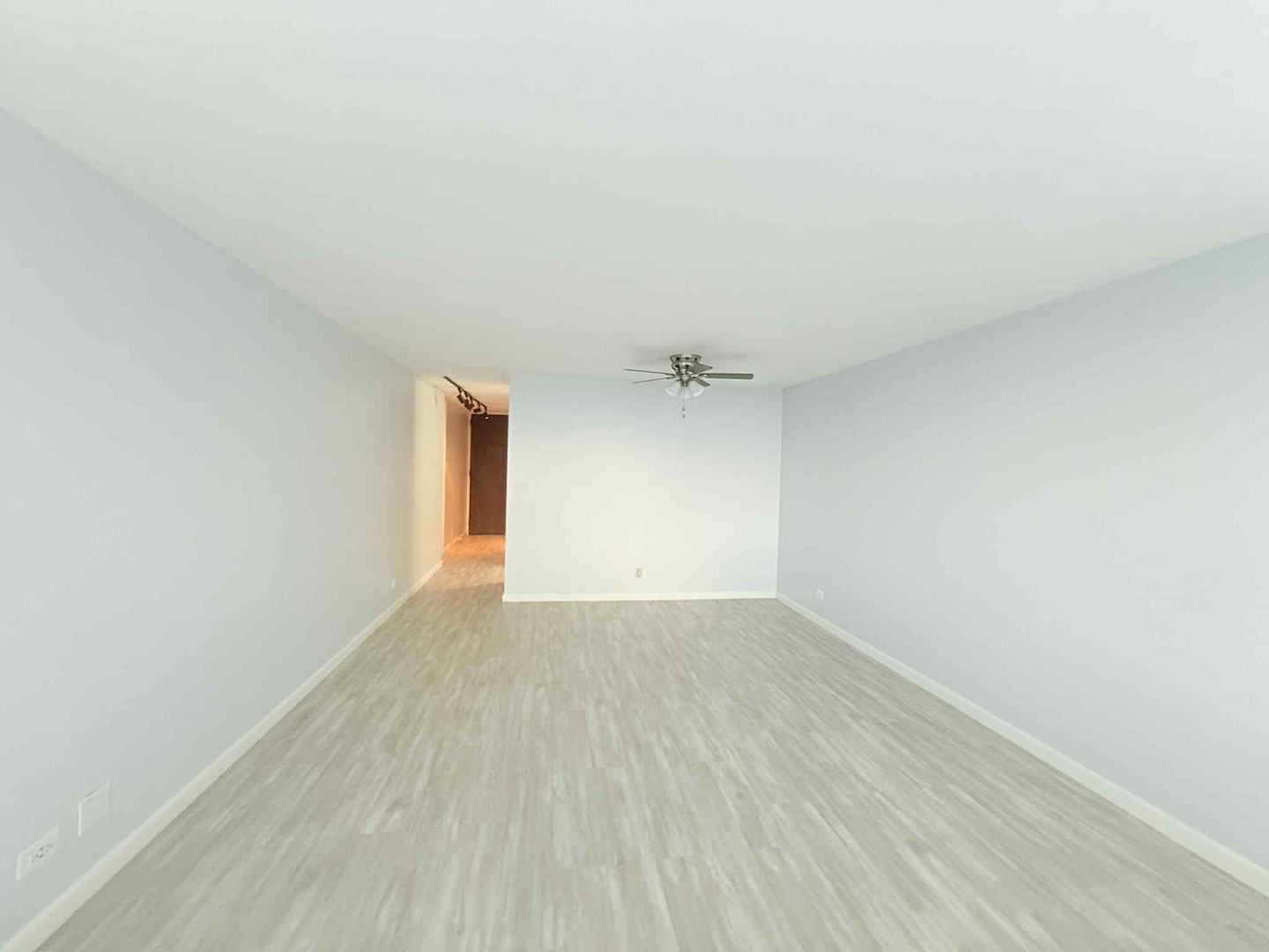 720 W Gordon Terrace #22R, Chicago, IL 60613