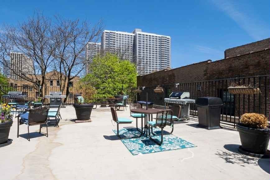 720 W Gordon Terrace #22R, Chicago, IL 60613