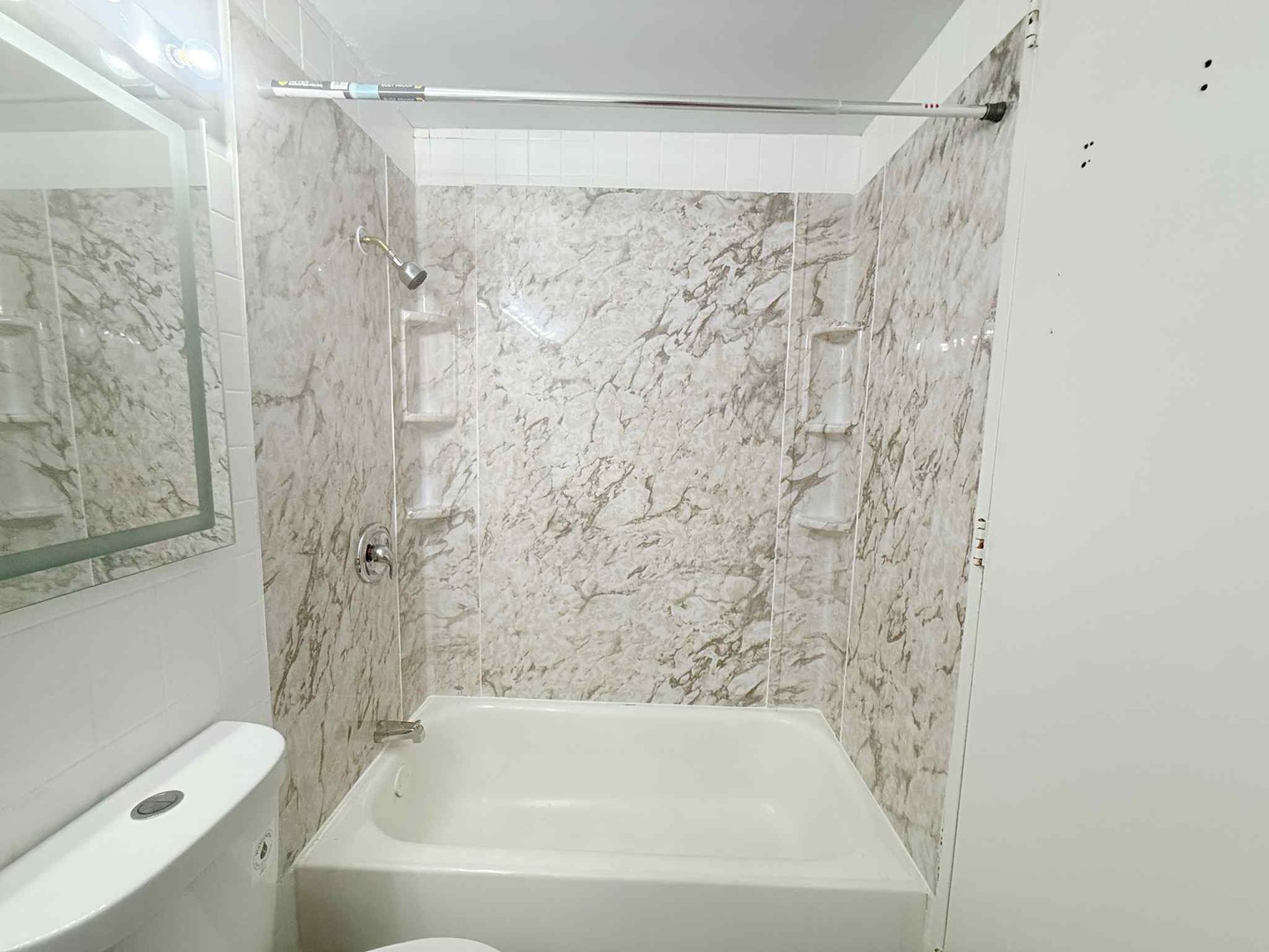 720 W Gordon Terrace #22R, Chicago, IL 60613