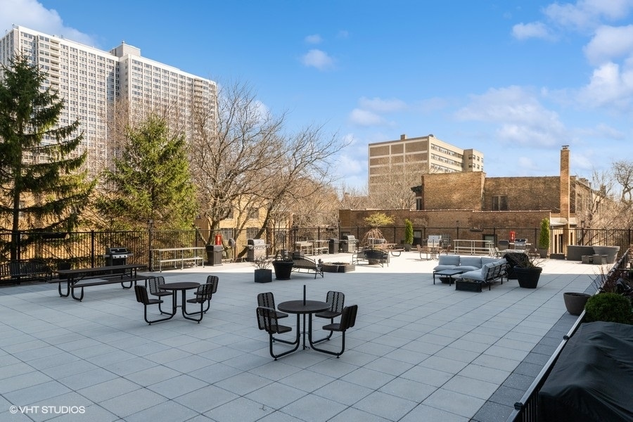 720 W Gordon Terrace #22R, Chicago, IL 60613