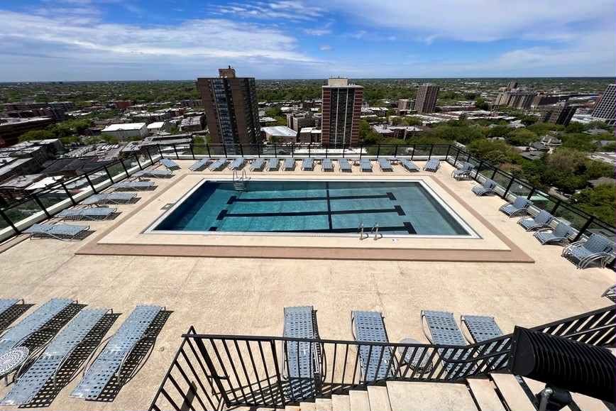 720 W Gordon Terrace #22R, Chicago, IL 60613