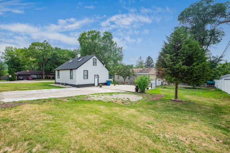 1725 E Washington Street, Joliet, IL 60433
